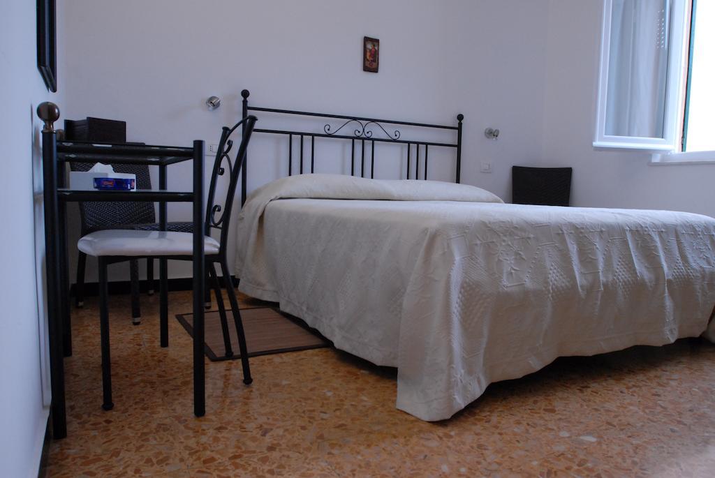 Antico Caffe' Del Moro Hotel Bonassola Room photo